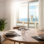 Apartament Beachfront Apartment, 25m From The With Ac And Heating