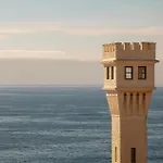 Beachfront Apartment, 25m From The With Ac And Heating Apartament Santa Cruz (Oeste)