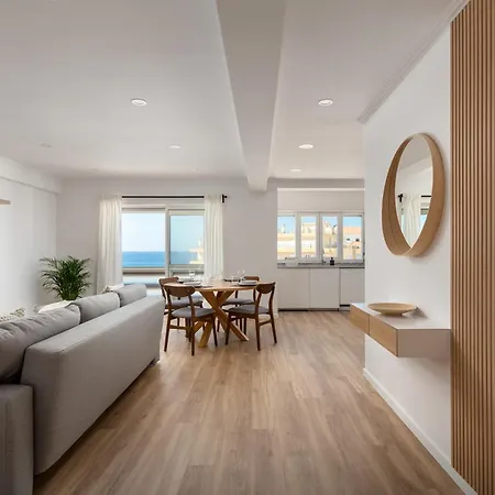 Beachfront Apartment, 25m From The With Ac And Heating Санта-Круш