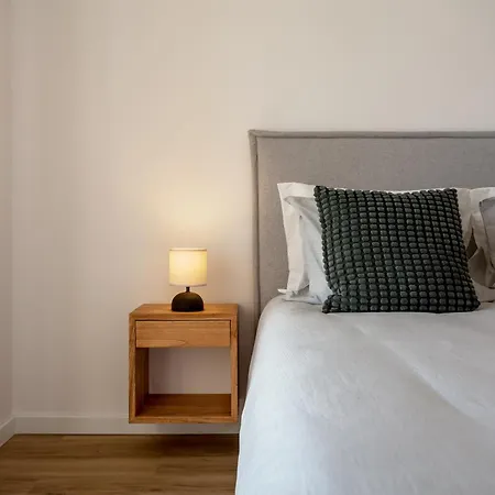 Beachfront Apartment, 25m From The With Ac And Heating *