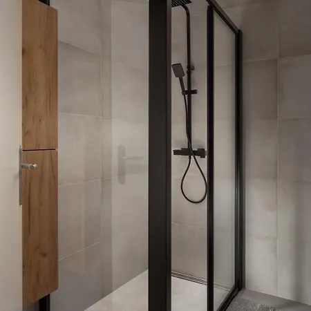 Апартаменты Beachfront Apartment, 25m From The With Ac And Heating *