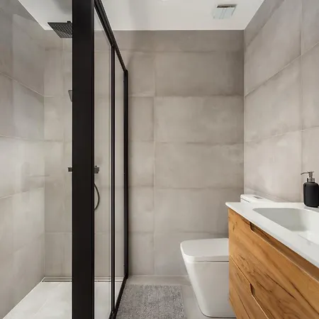 Appartement Beachfront Apartment, 25m From The With Ac And Heating *