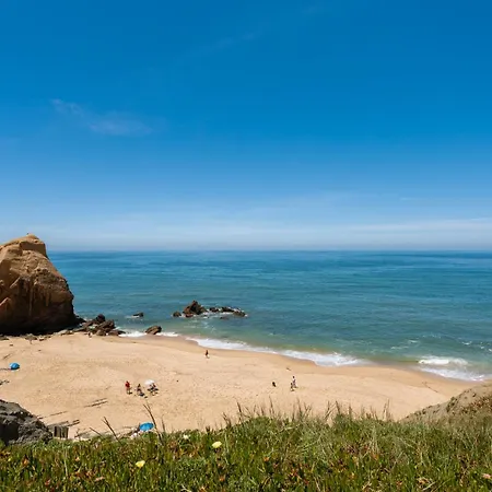 Appartement Beachfront Apartment, 25m From The With Ac And Heating