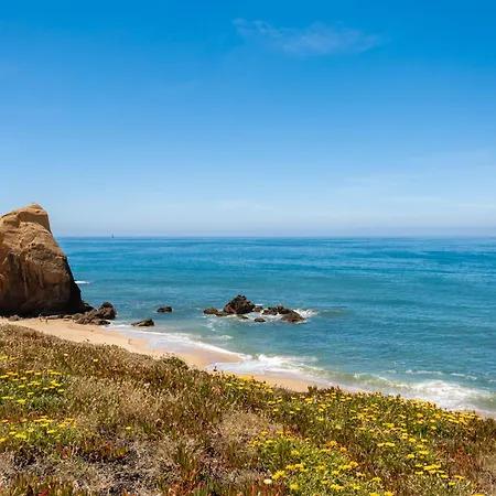 Appartement Beachfront Apartment, 25m From The With Ac And Heating