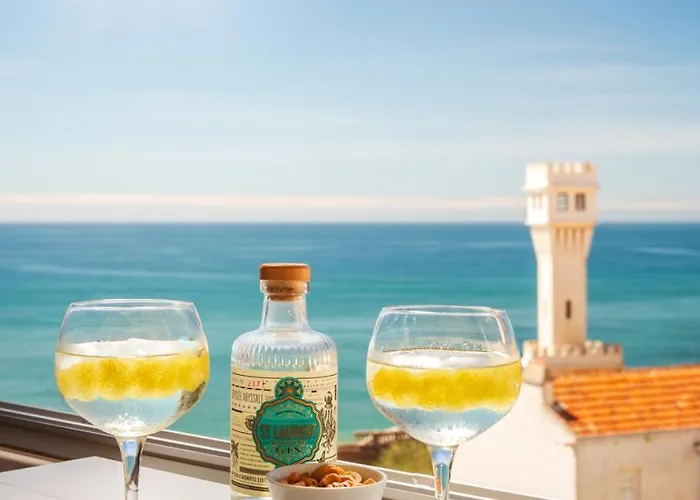 Beachfront Apartment, 25m From The With Ac And Heating