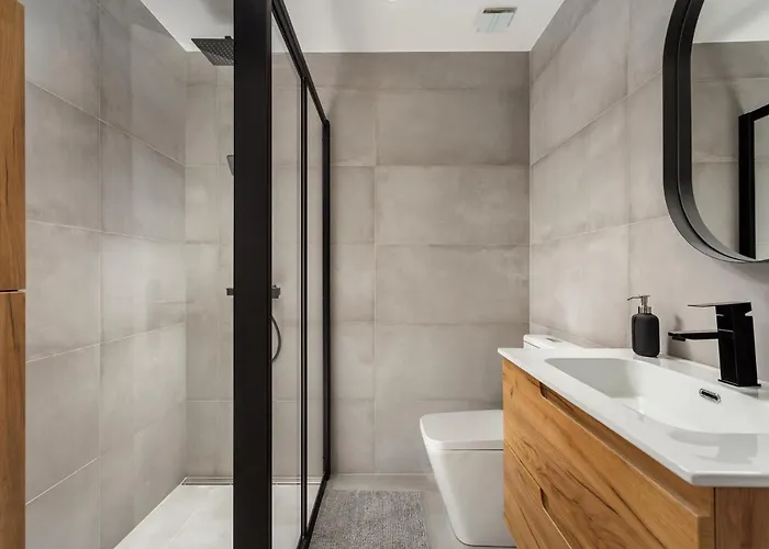 Appartement Beachfront Apartment, 25m From The With Ac And Heating *